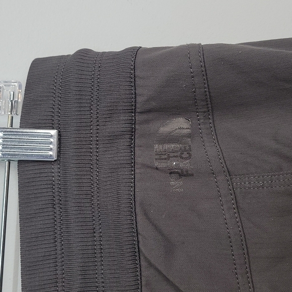 The North Face Pull On Ribbed Drawstring Waist Cropped Pants Gray - Picture 5 of 11